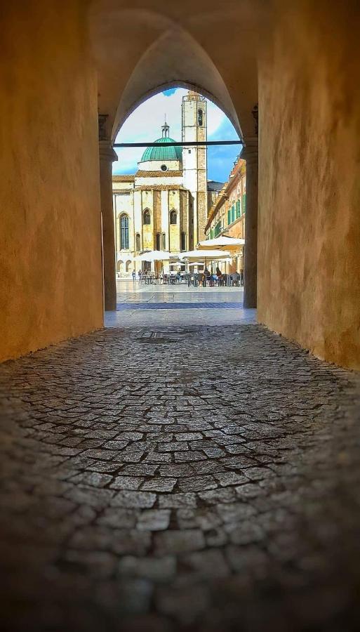 Dietro Piazza Ascoli Piceno Exterior foto