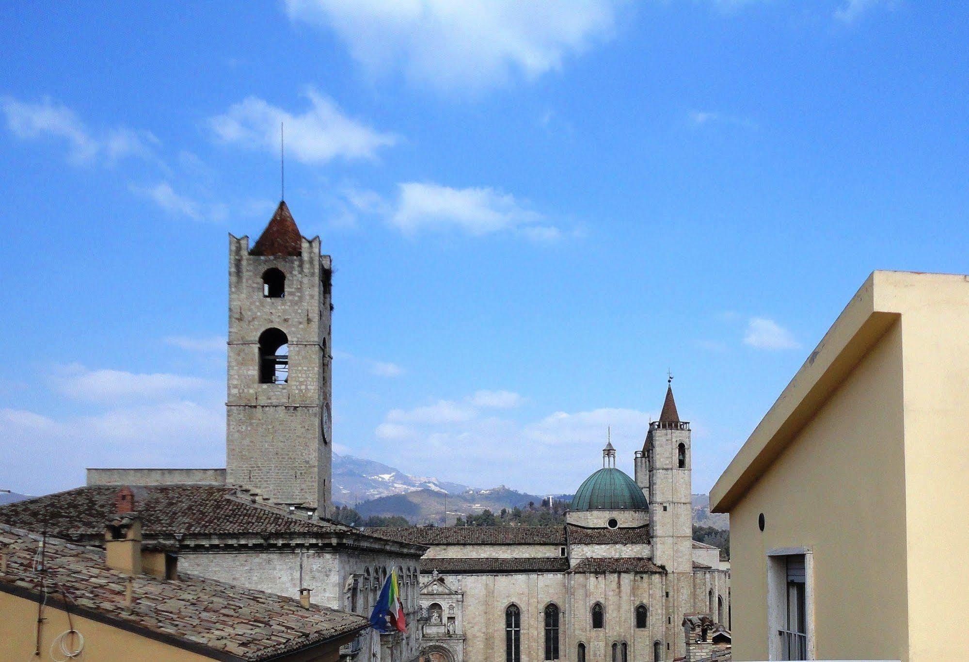 Dietro Piazza Ascoli Piceno Exterior foto